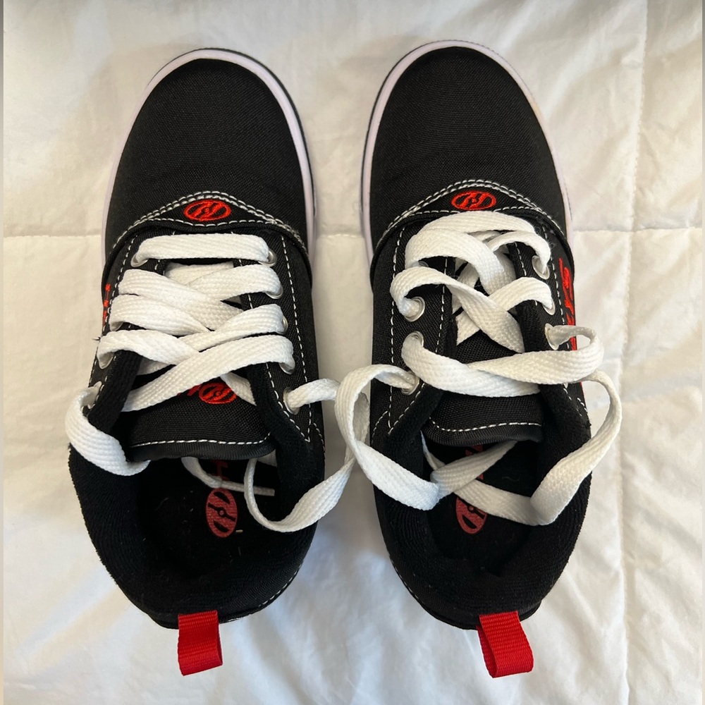 NWOT The Original Heely Wheeled Shoes